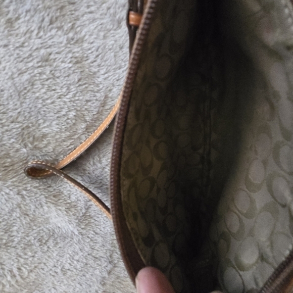 Coach Beautiful Brown, Cream, and Tan wristlet! Great condition! - Picture 4 of 4